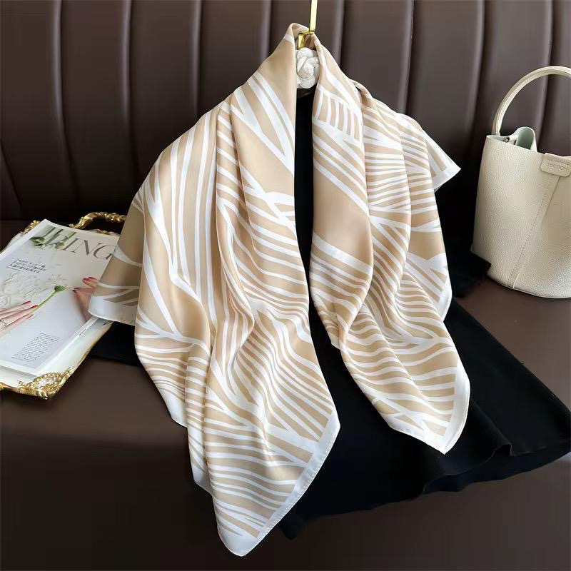 Claire Scarf